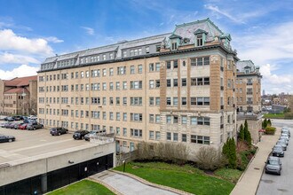 Park Lane Villa in Cleveland, OH - Building Photo - Building Photo