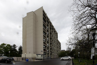 Somerset Apartments in Toronto, ON - Building Photo - Building Photo