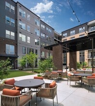 The Kincaid at Caton Hill in Woodbridge, VA - Foto de edificio - Building Photo