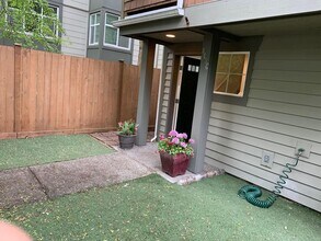 443 NE Ravenna Blvd in Seattle, WA - Building Photo - Building Photo