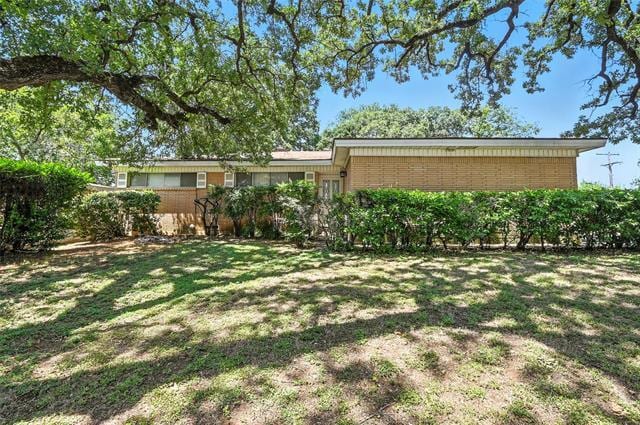 property at 1502 Westcrest Dr