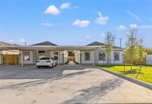 1305 Shavano Dr, Unit 1 in Edinburg, TX - Building Photo