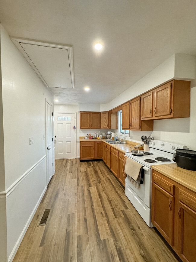 203 E Poplar St in Robinson, IL - Building Photo - Building Photo