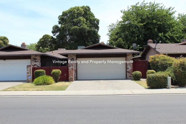 6402 Grigsby Pl in Stockton, CA - Building Photo - Building Photo