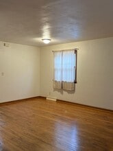 Immaculate Updated 3 Bedroom one 1 Bath with Garage in Rockford, IL - Building Photo - Building Photo