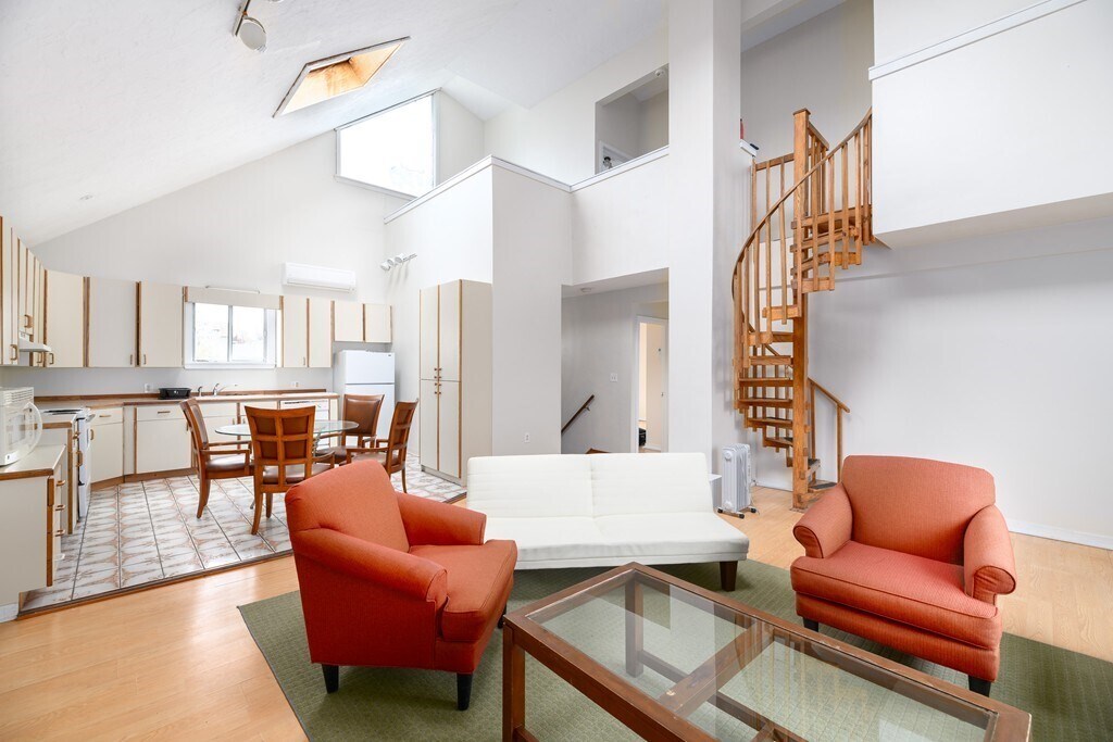 25 Acton St-Unit -2 in Watertown, MA - Building Photo