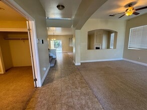 14 Claudia Autumn Dr in Bakersfield, CA - Building Photo - Building Photo