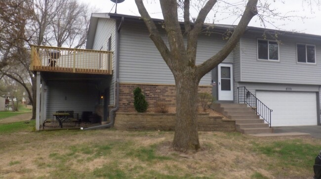 property at 3553 Avon Dr