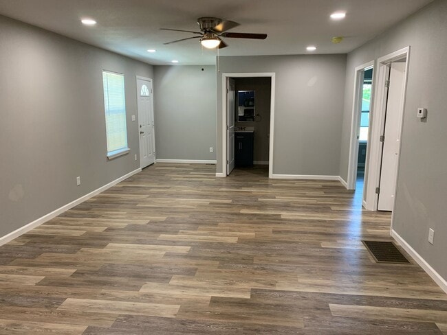 property at 1005 E Monroe St