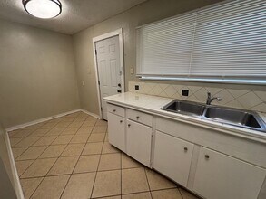 1138 1st Ave N in Texas City, TX - Building Photo - Building Photo