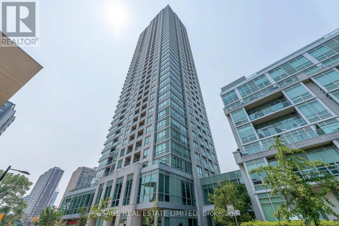 120-1120 Homewood Ave in Toronto, ON - Building Photo