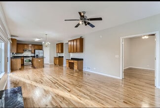 2137 W Silverleaf Ln in Addison, IL - Building Photo - Building Photo