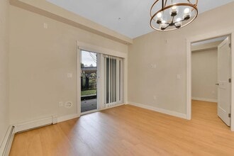 11077 Ravine Rd in Surrey, BC - Building Photo - Building Photo