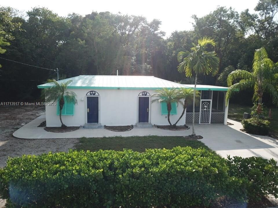 105675 Overseas Hwy in Key Largo, FL - Building Photo