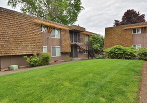 French Villa Apartment Homes in Beaverton, OR - Building Photo