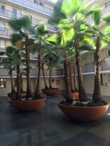 7100 Hillside Ave, Unit 401 in Los Angeles, CA - Building Photo