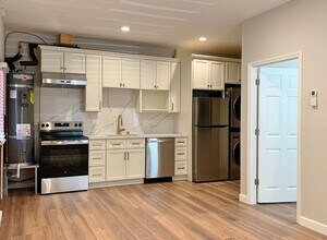 900 Apricot Ln in Hollister, CA - Building Photo - Building Photo