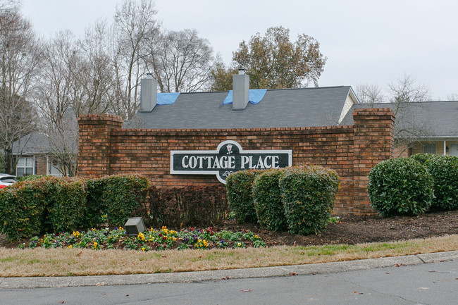 Cottage Place in Nashville, TN - Foto de edificio - Building Photo