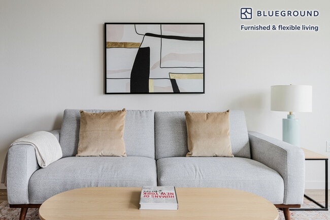 650 E Capitol Ave in Milpitas, CA - Foto de edificio - Building Photo