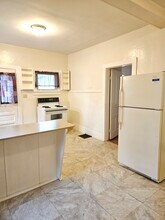 301 N Division St, Unit Downstairs in Mount Vernon, OH - Building Photo - Building Photo