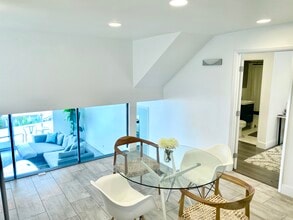 18203 Coastline Dr, Unit 1 in Malibu, CA - Building Photo - Building Photo