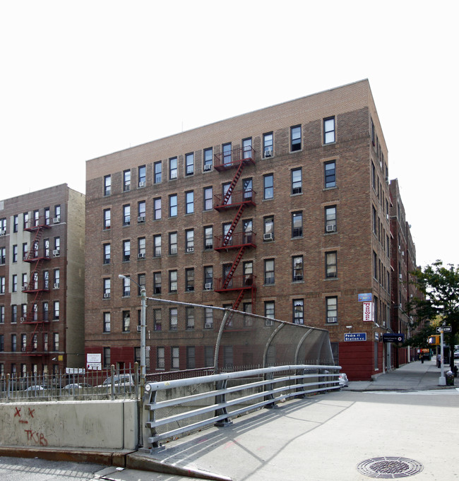 3050 Grand Concourse in Bronx, NY - Building Photo - Building Photo