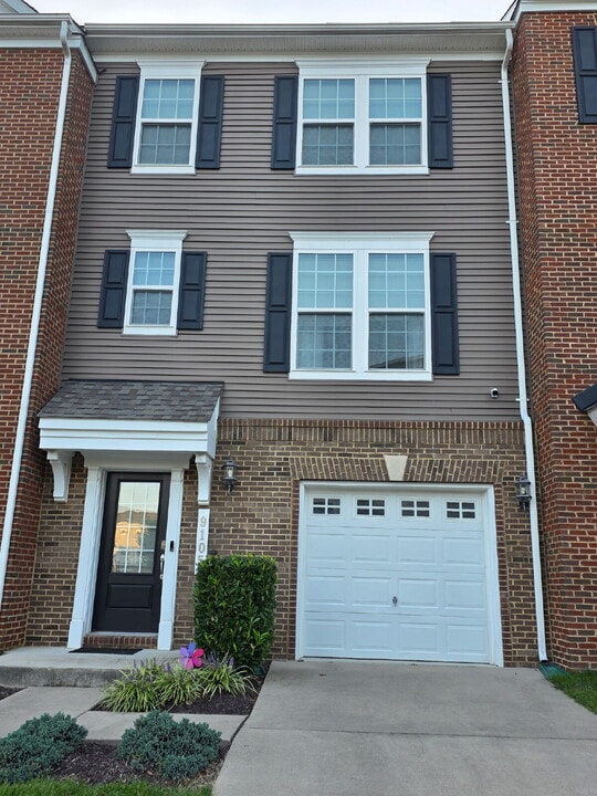 9105 Fox Stream Way in Upper Marlboro, MD - Foto de edificio