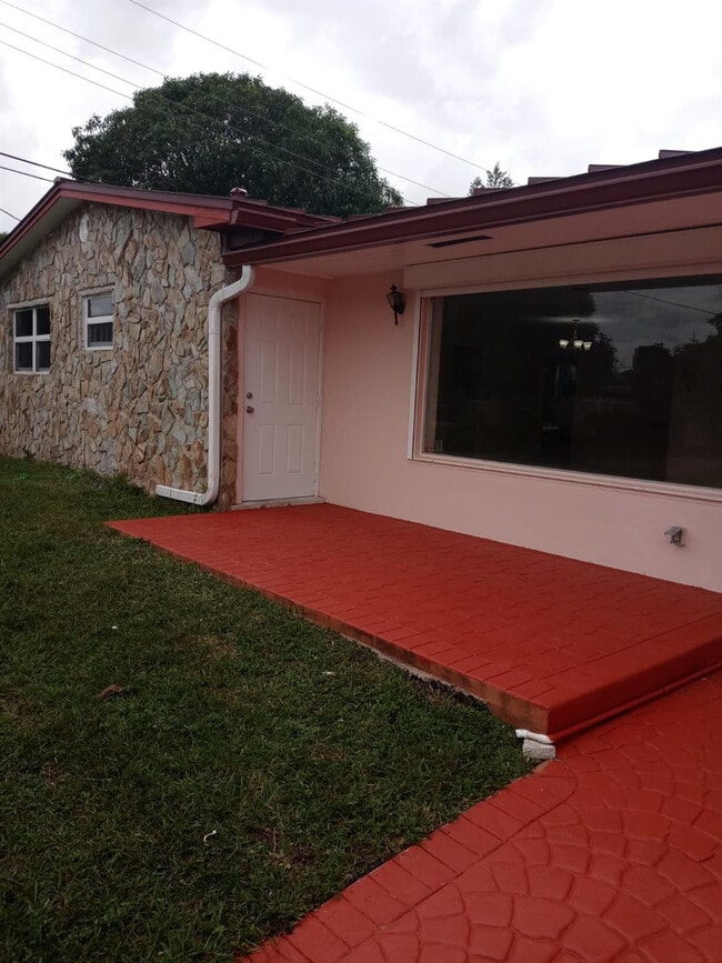 property at 701 SW 4th St