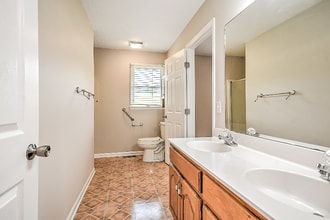 5524 Carters Vly Rd in Mount Carmel, TN - Building Photo - Building Photo