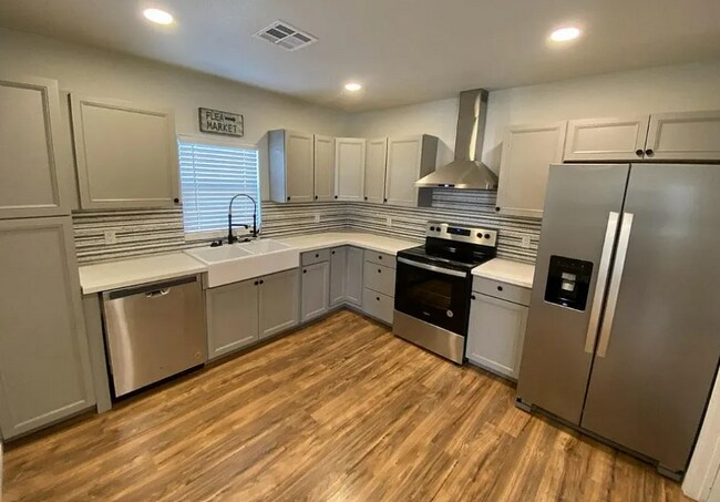 property at 1188 S 9th Ave