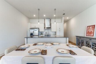 15875 Spectrum Dr in Addison, TX - Building Photo - Building Photo