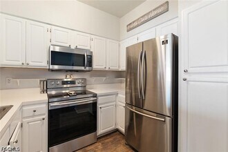 23710 Walden Center Dr in Bonita Springs, FL - Foto de edificio - Building Photo