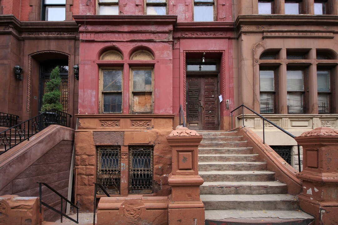 9 W 120th St in New York, NY - Building Photo