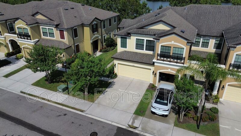 9134 Fox Sparrow Rd in Tampa, FL - Foto de edificio