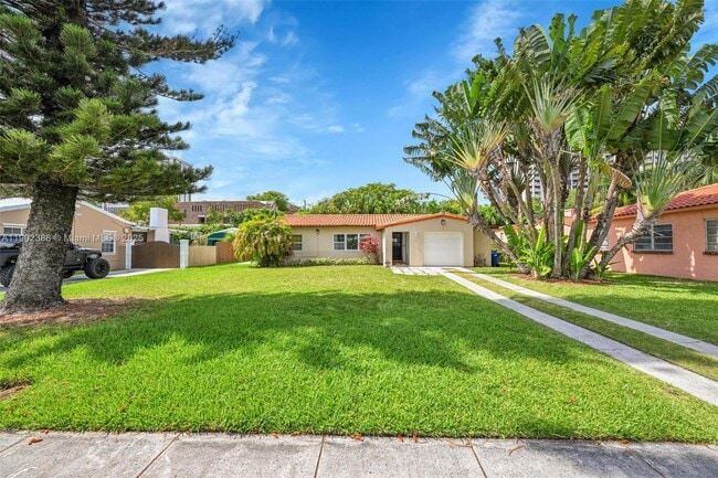 1520 NE 108th St in North Miami, FL - Building Photo - Building Photo