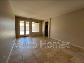 1305 E Nightingale Ln in Gilbert, AZ - Foto de edificio - Building Photo