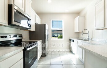 425 Running Wds St in Orange Park, FL - Building Photo - Building Photo