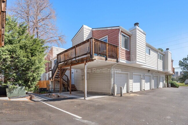 6880 E Mississippi Ave in Denver, CO - Foto de edificio - Building Photo