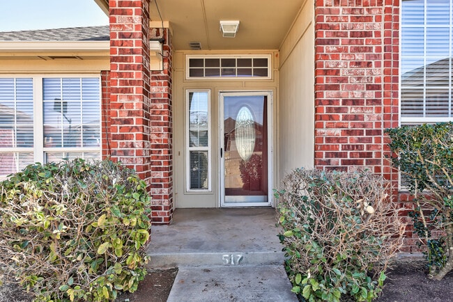 517 Lone Oak Dr in Norman, OK - Building Photo - Building Photo