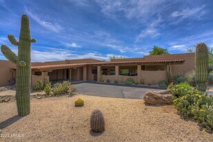 1103 Ocotillo Cir in Carefree, AZ - Building Photo
