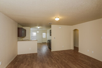 10607 Goose Way in San Antonio, TX - Building Photo - Building Photo