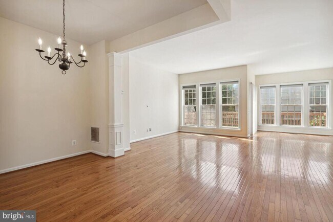 6323 Dunn Ct in Springfield, VA - Building Photo - Building Photo