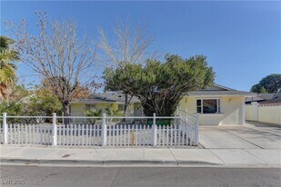 5248 Rambling Rd in Las Vegas, NV - Building Photo