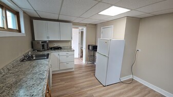 126 Branch St in Lowell, MA - Building Photo