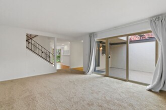 3036 Clubhouse Rd in Costa Mesa, CA - Building Photo - Building Photo