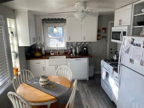 1237 E Pleasant Run Pkwy S Dr in Indianapolis, IN - Foto de edificio - Building Photo