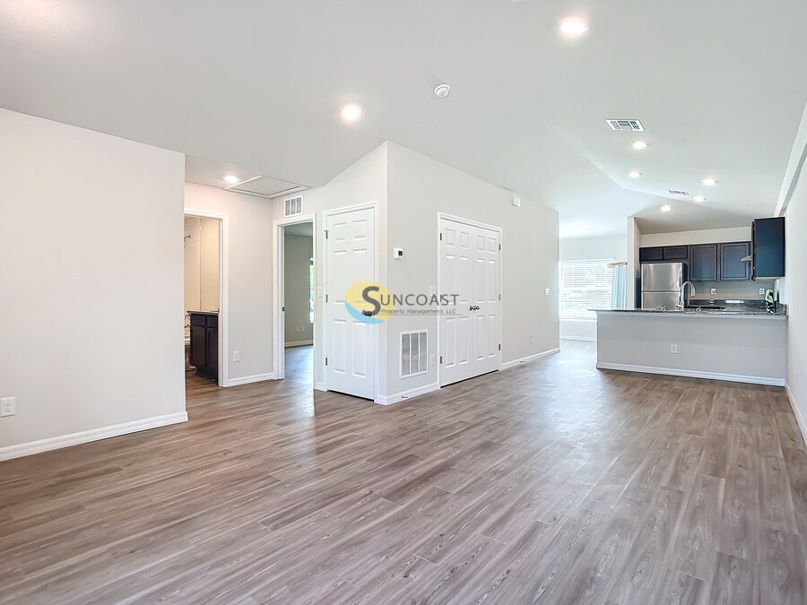 9233 Tacoma Ave in Englewood, FL - Building Photo