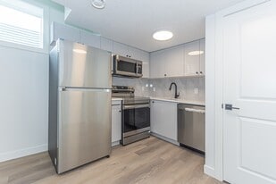 14912-14109 109 Ave in Edmonton, AB - Building Photo