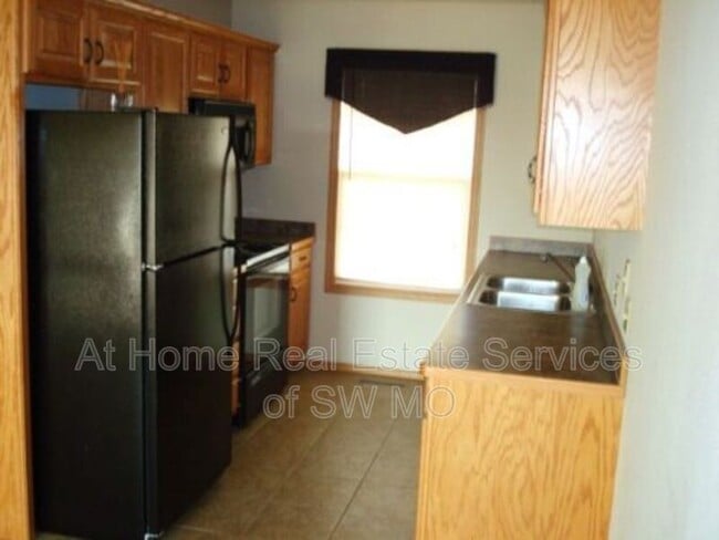 1153 N Northwood Ave in Republic, MO - Foto de edificio - Building Photo