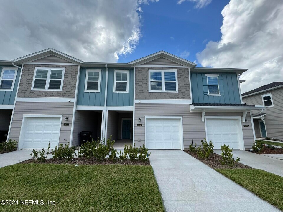4351 Leeward Breeze Lp in Middleburg, FL - Building Photo